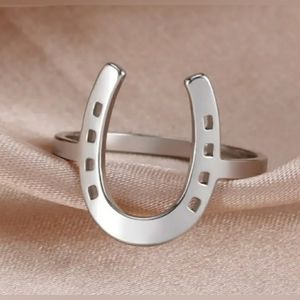 ❗5/$10❗Stainless Steel Lucky Horseshoe Ring, sz 8 NWT